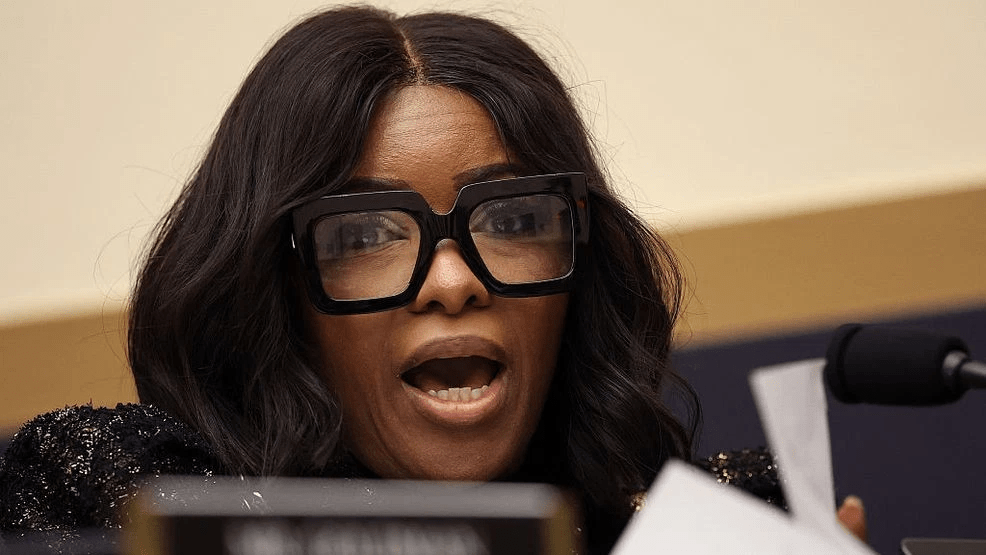 Crockett’s Possible Senate Run Jolts Texas Politics — But Voters May Be Looking for Substance, Not&nbsp;Spectacle